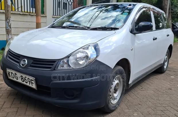 Nissan Advan 2014 White
