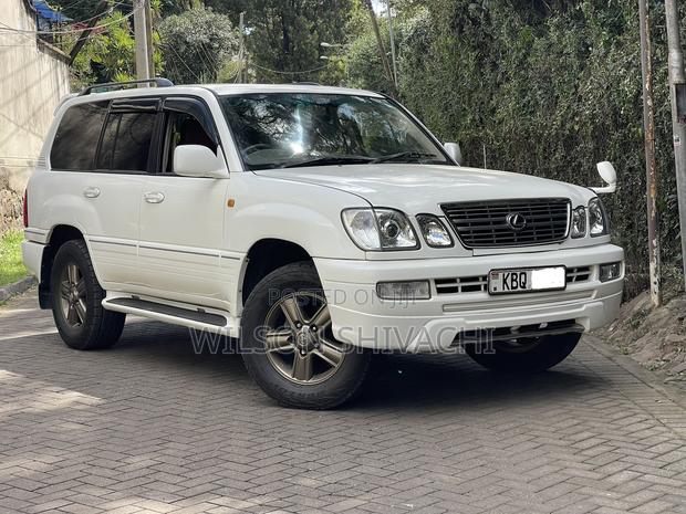 Toyota Land Cruiser 2005 White