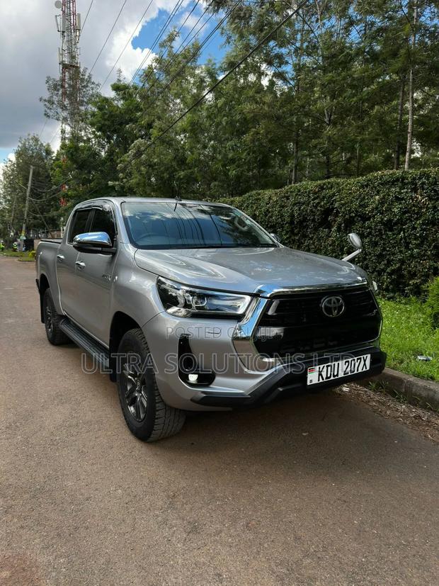 Toyota Hilux 2020 Silver