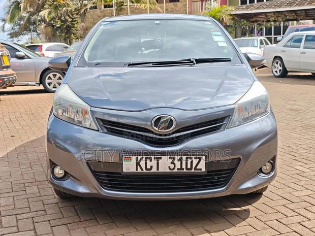 Toyota Vitz 2012 Gray