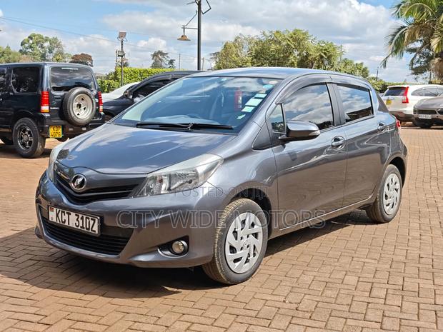 Toyota Vitz 2012 Gray