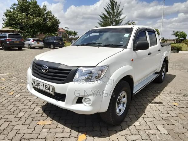 Toyota Hilux 2014 White