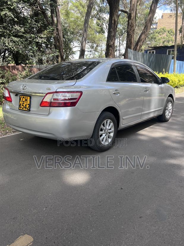 Toyota Premio 2011 Silver