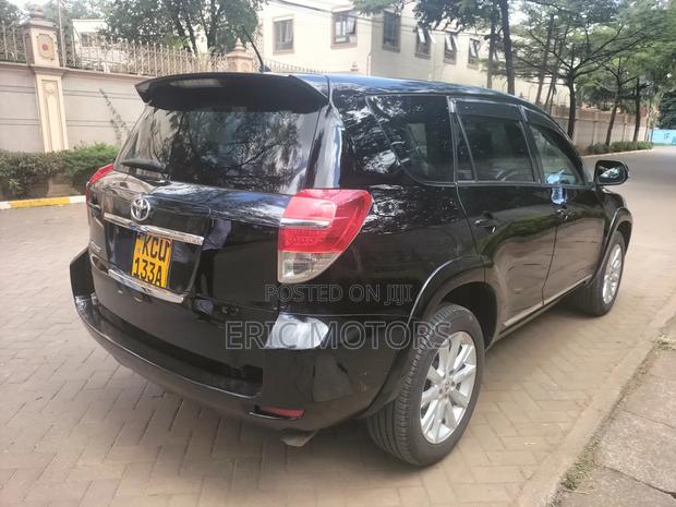 Toyota Vanguard 2012 Black