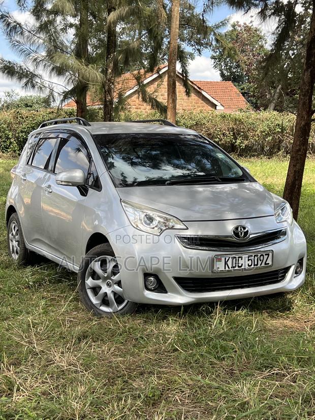 Toyota Ractis 2015 Silver