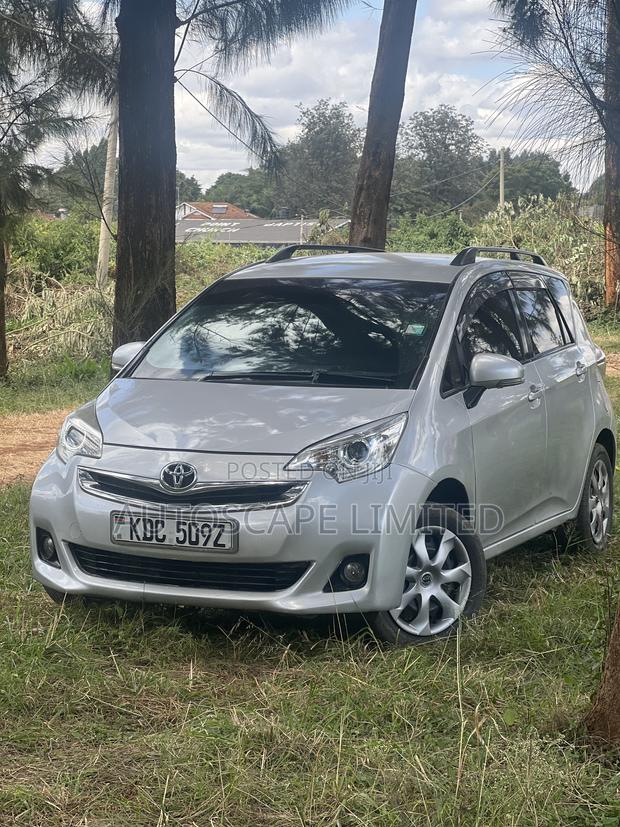Toyota Ractis 2015 Silver