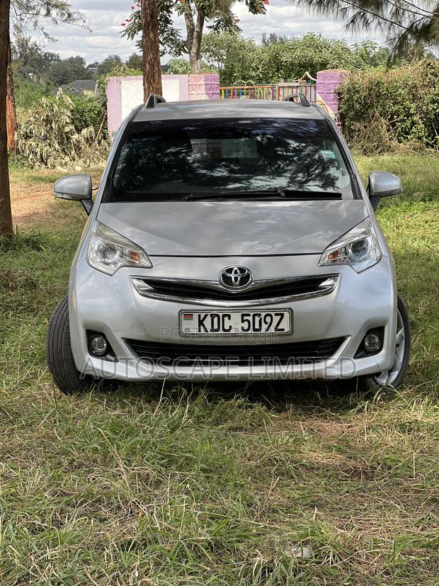 Toyota Ractis 2015 Silver