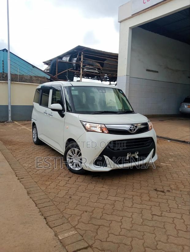 Toyota Tank 2019 White