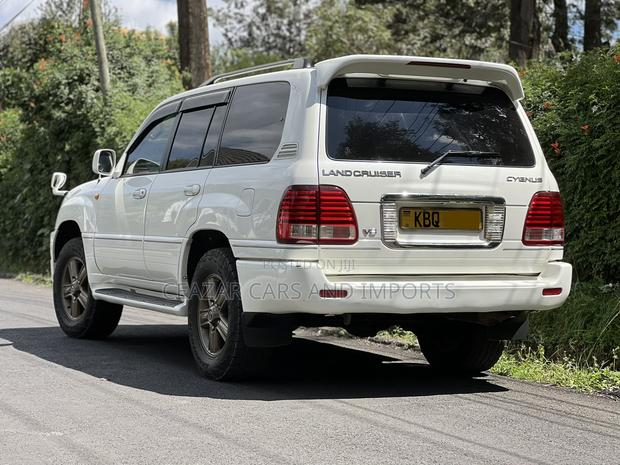 Toyota Land Cruiser Cygnus 4.7 2005 White