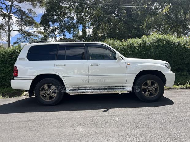 Toyota Land Cruiser Cygnus 4.7 2005 White