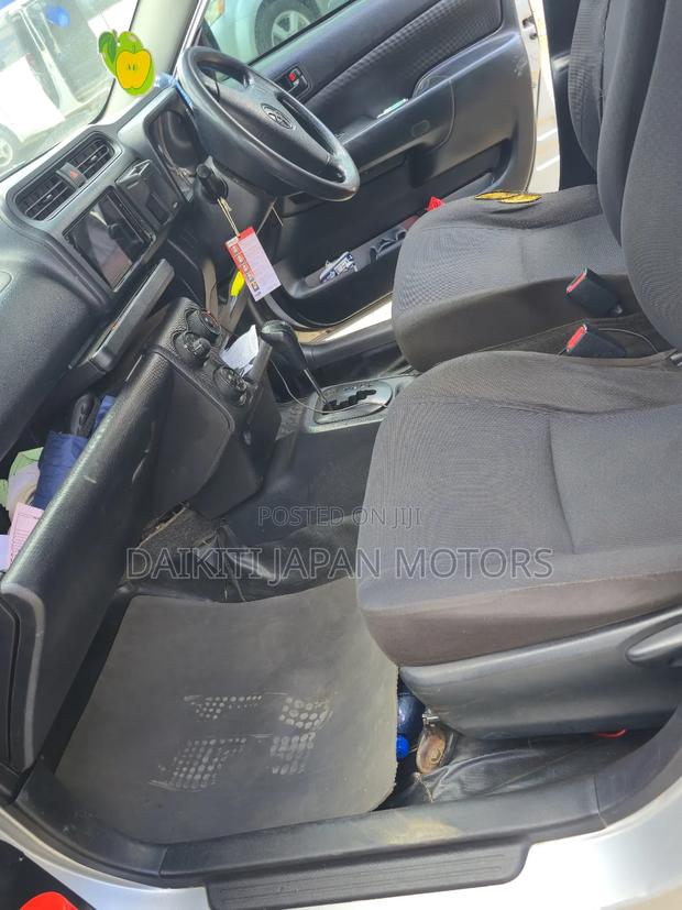 Toyota Succeed SV Premium 2016 Silver