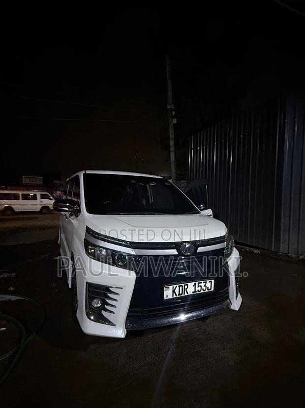 Toyota Noah 2017 White