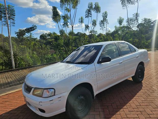 Nissan FB15 2002 White