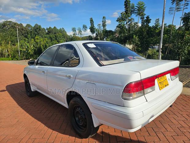 Nissan FB15 2002 White