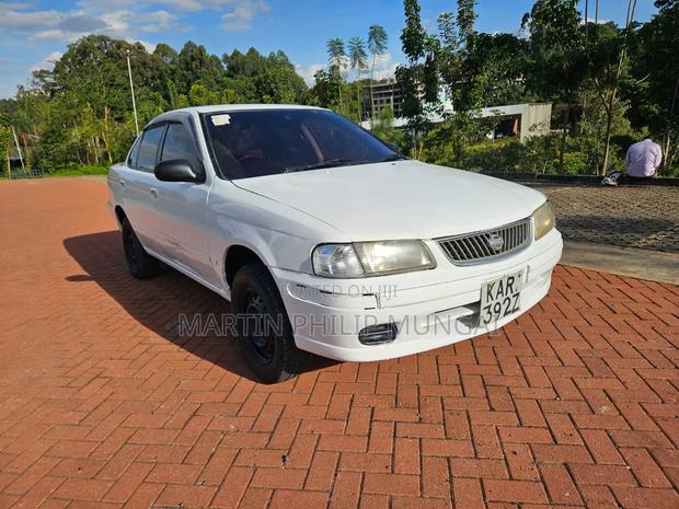 Nissan FB15 2002 White
