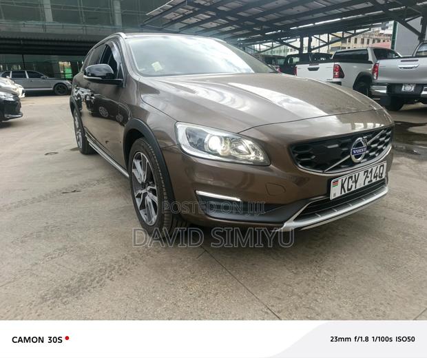 Volvo V60 2016 Gray