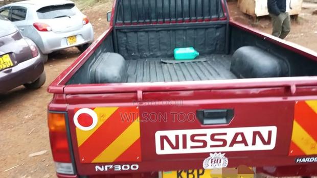 Nissan Hardbody 2014 Maroon