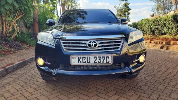 Toyota Vanguard 2012 Black