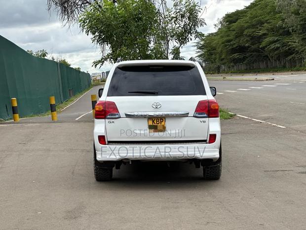 Toyota Land Cruiser 2009 White