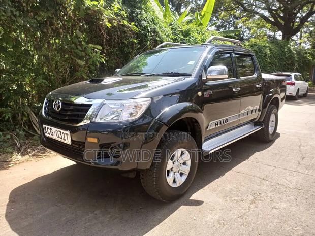 Toyota Hilux 2009 Black