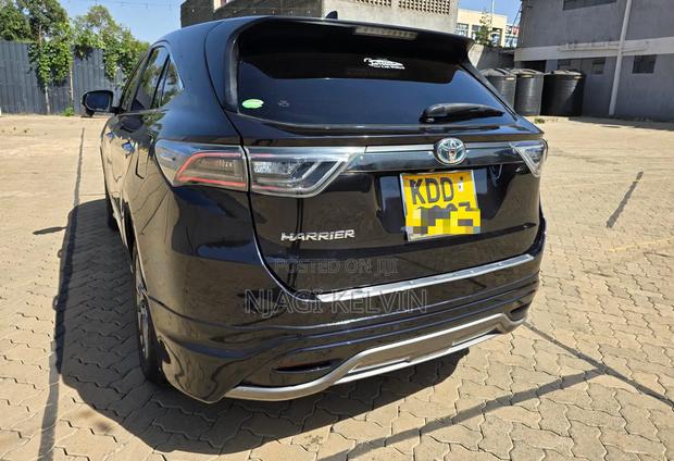 Toyota Harrier 2.0 2014 Black