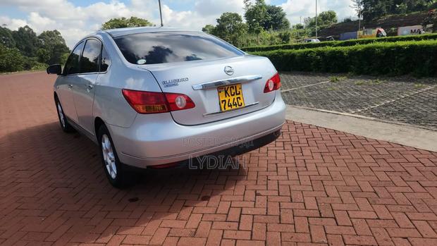 Nissan Bluebird 2010 Silver