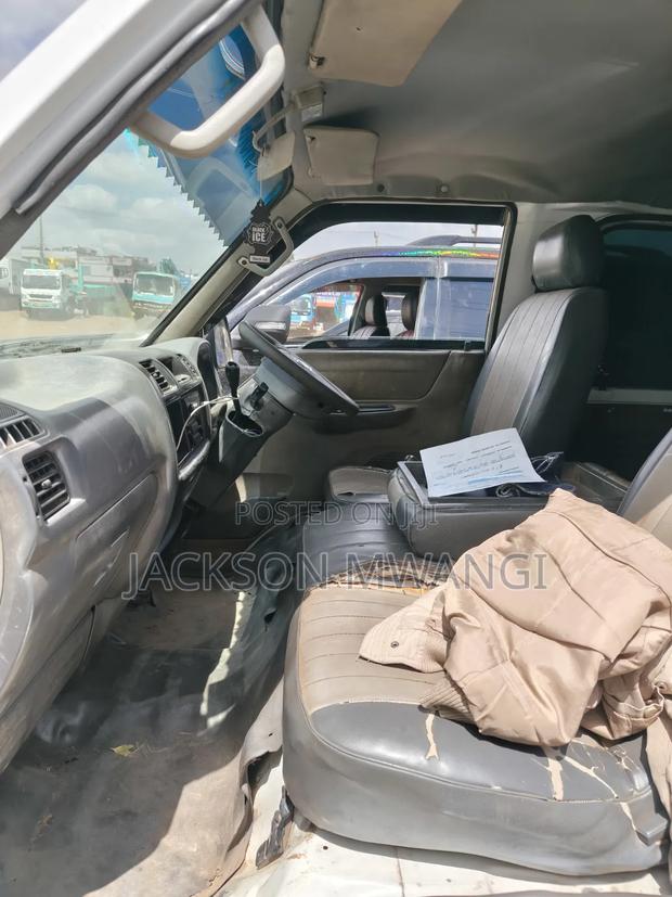 Nissan NV1500 2012 White