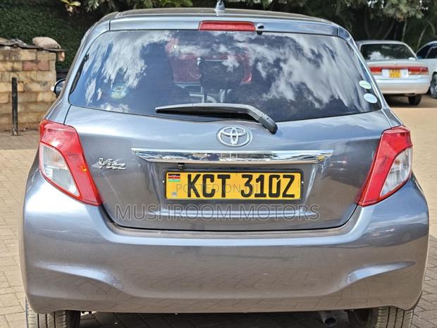 Toyota Vitz 2012 Gray