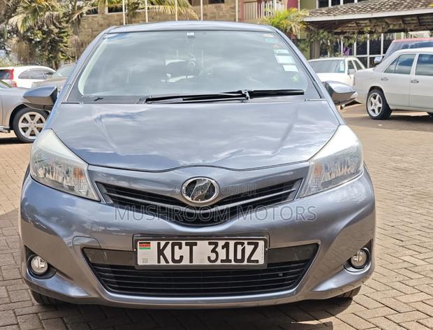 Toyota Vitz 2012 Gray