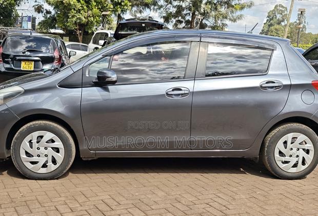 Toyota Vitz 2012 Gray