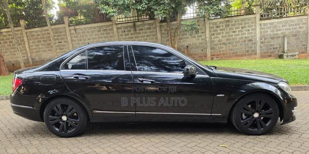 Mercedes-Benz C200 2010 Black
