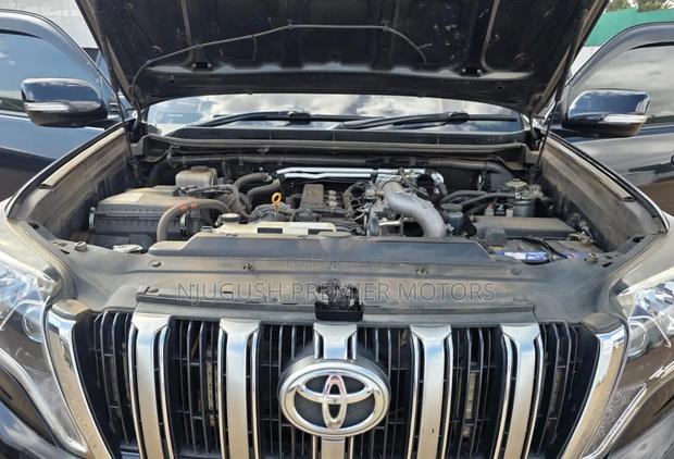 Toyota Land Cruiser Prado 2016 Black