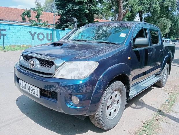 Toyota Hilux 2006 Blue