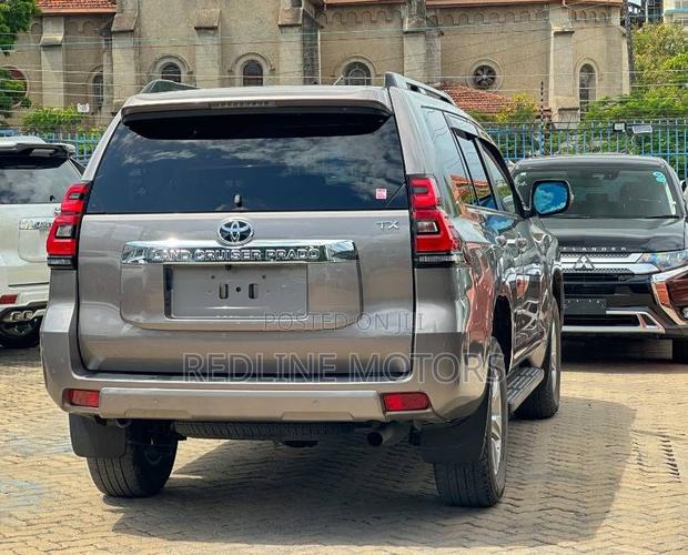 Toyota Land Cruiser Prado 2.7 2021 Brown