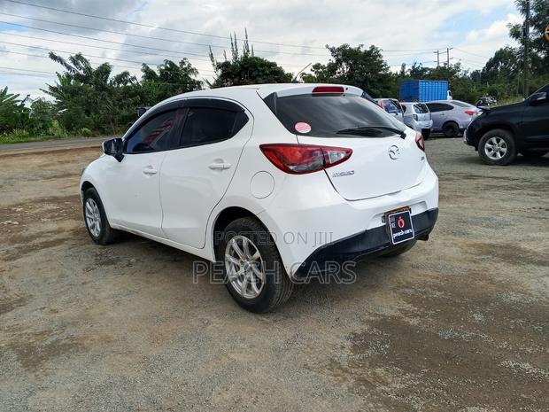 Mazda Demio 2015 Off white