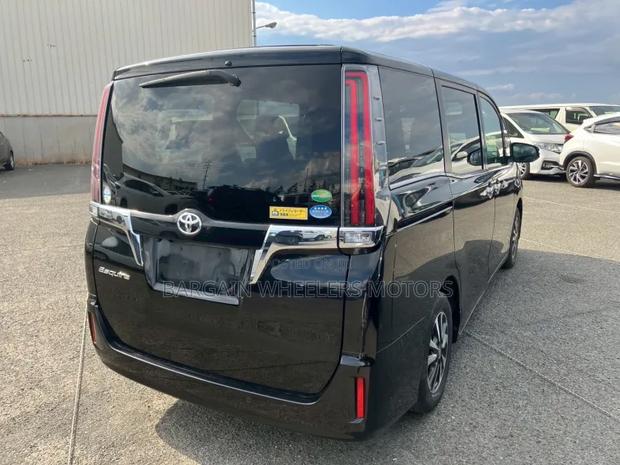 Toyota Esquire 2020 Black