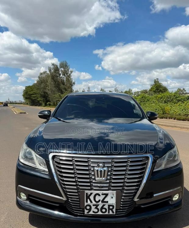 Toyota Crown 2013 Black