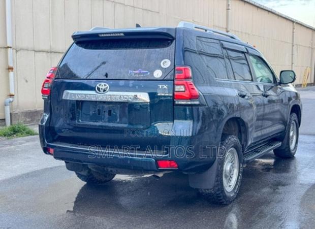 Toyota Land Cruiser Prado 2.8 2021 Matt Black