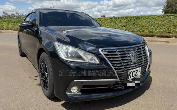 Toyota Crown 2013 Black