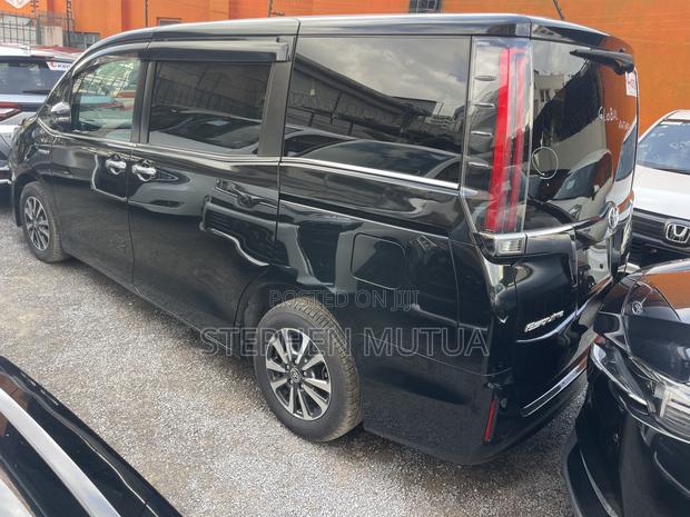Toyota Esquire 1.8 FWD Hybrid (7 seater) 2019 Black
