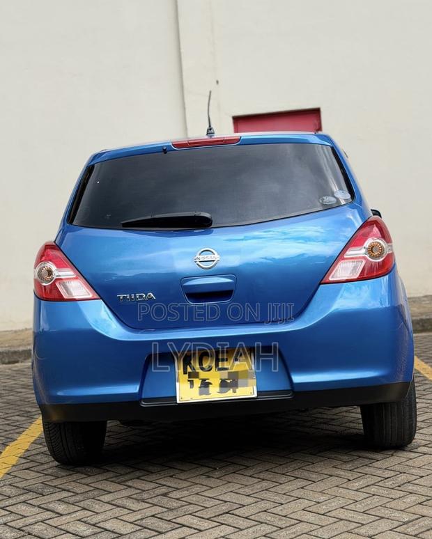Nissan Tiida 2010 Blue