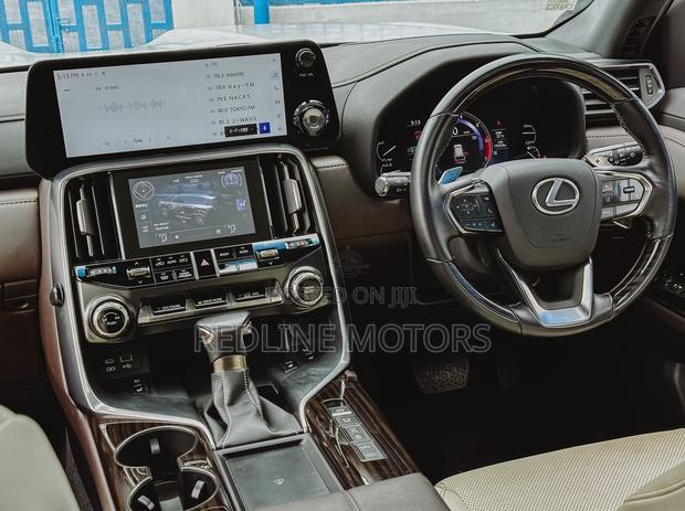 Lexus LX 600 2022 Pearl