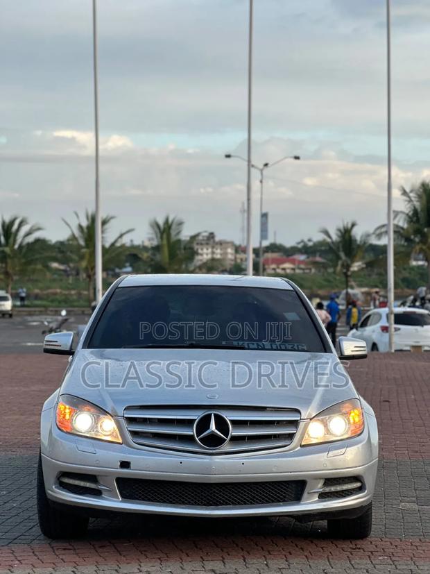 Mercedes-Benz C200 2011 Silver
