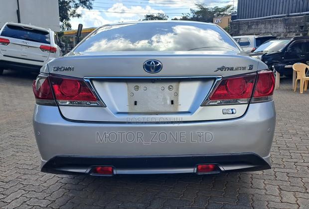 Toyota Crown 2013 Silver