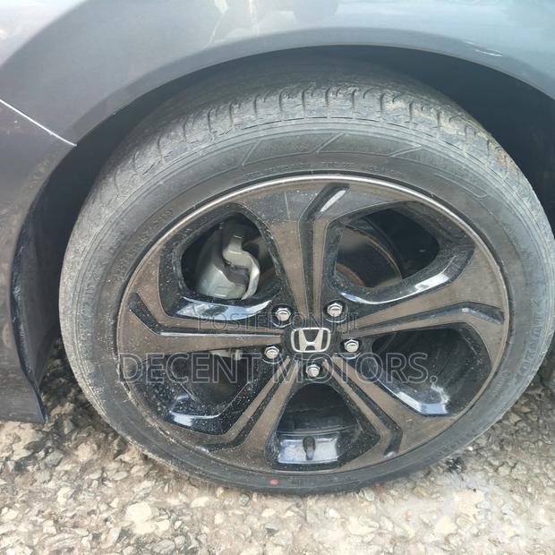 Honda Jade 2019 Gray