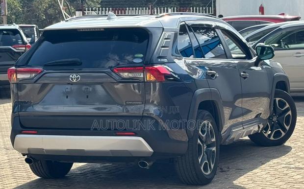 Toyota RAV4 2019 Gray