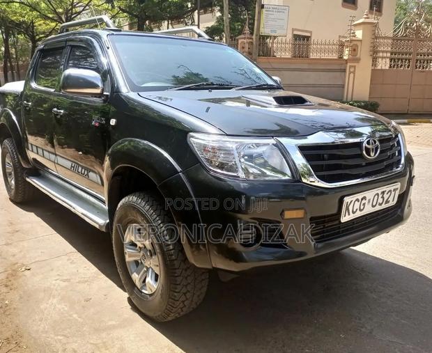 Toyota Hilux 2009 Black