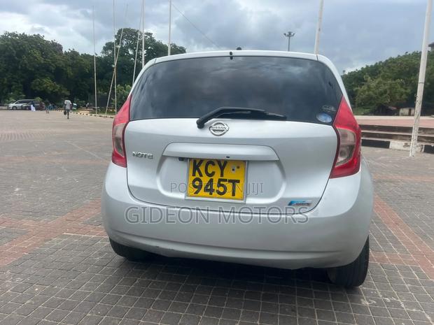 Nissan Note 2012 Silver