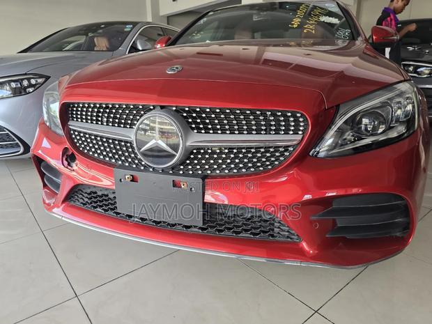 Mercedes-Benz C200 2020 Red