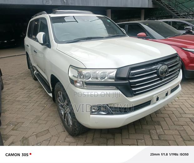 Toyota Land Cruiser 2016 Silver